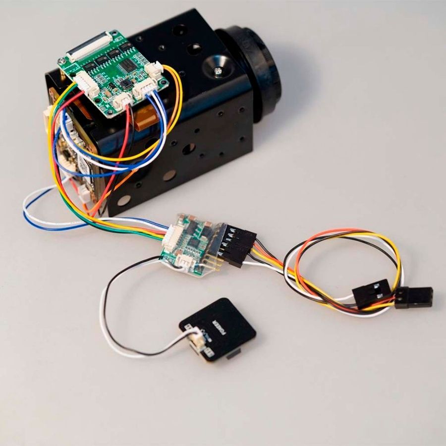 Камера для FPV дрона Foxeer 30x Zoom 700TVL CMOS с 30-кратным зумом и PWM-управлением