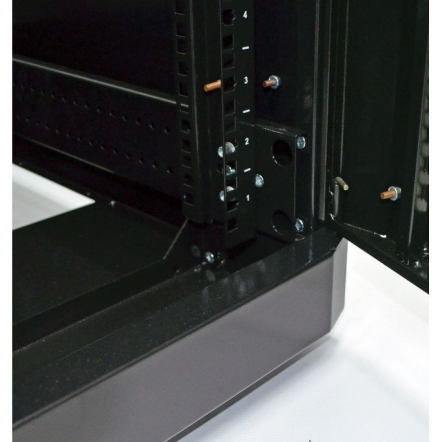 Шкаф серверный CMS 45U 610 х 1055 UA-MGSE45610MPB усиленный с перфорированной дверью для сетевого оборудования